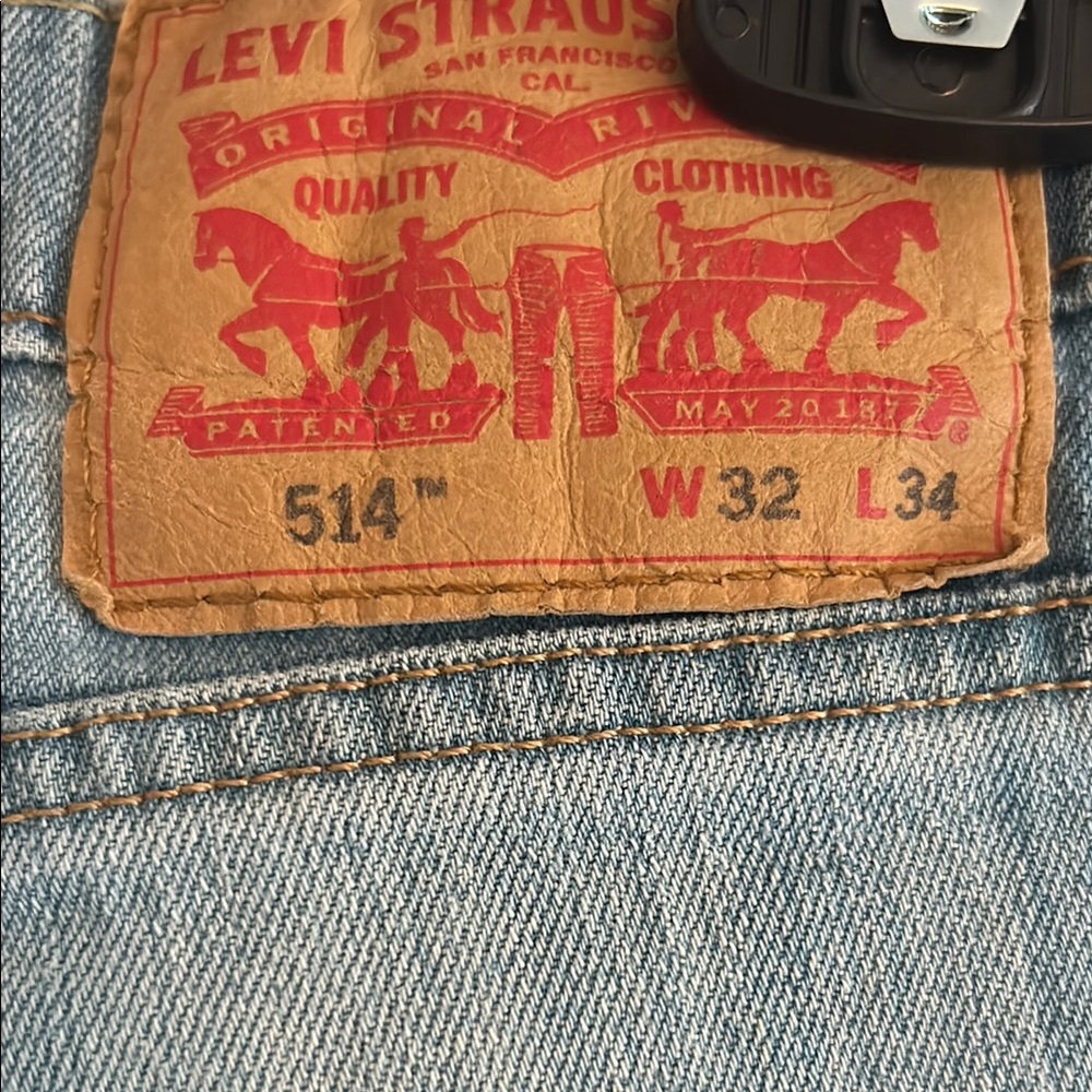 Distressed Light Blue Jeans - Picture 4 of 5